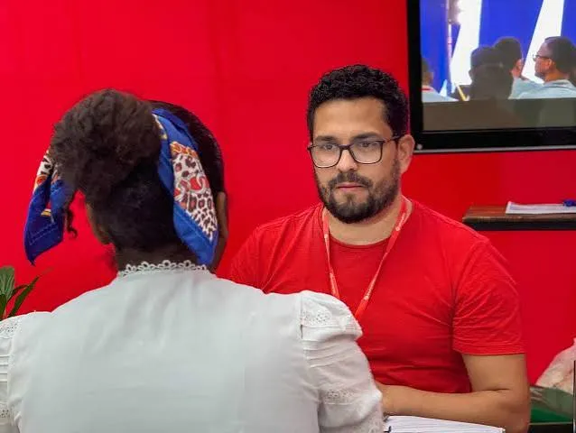 Mais de mil vagas, 14 empresas e entrada gratuita: Feirão de Empregos acontece em Linhares nesta quarta